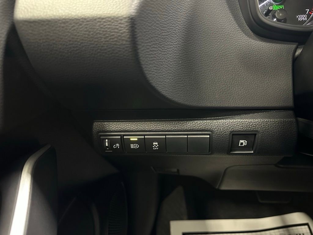 Used 2025 Toyota Corolla SE FWD image 17