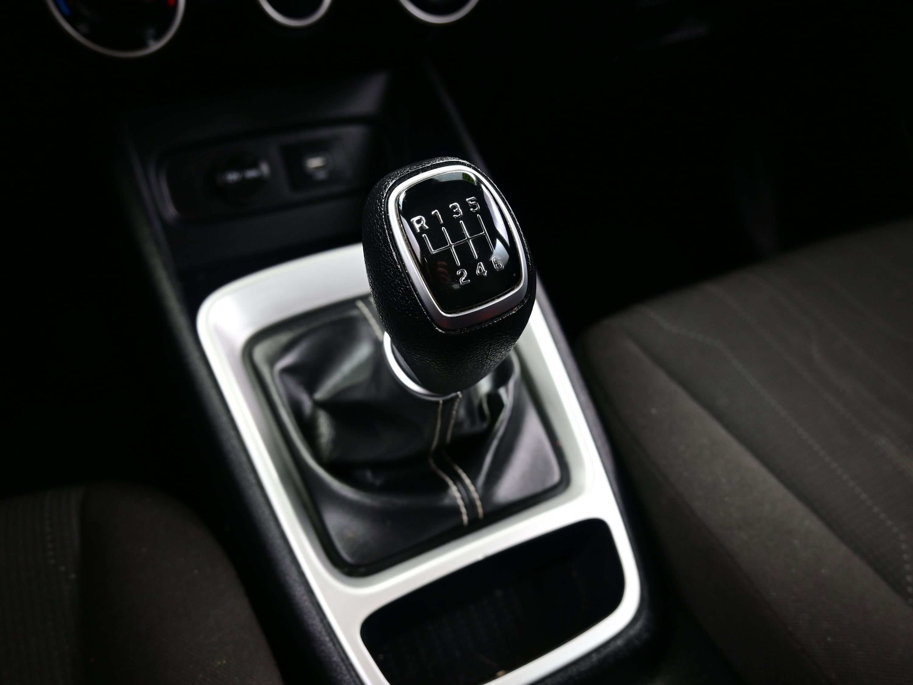 Used 2020 Hyundai Venue SE image 21