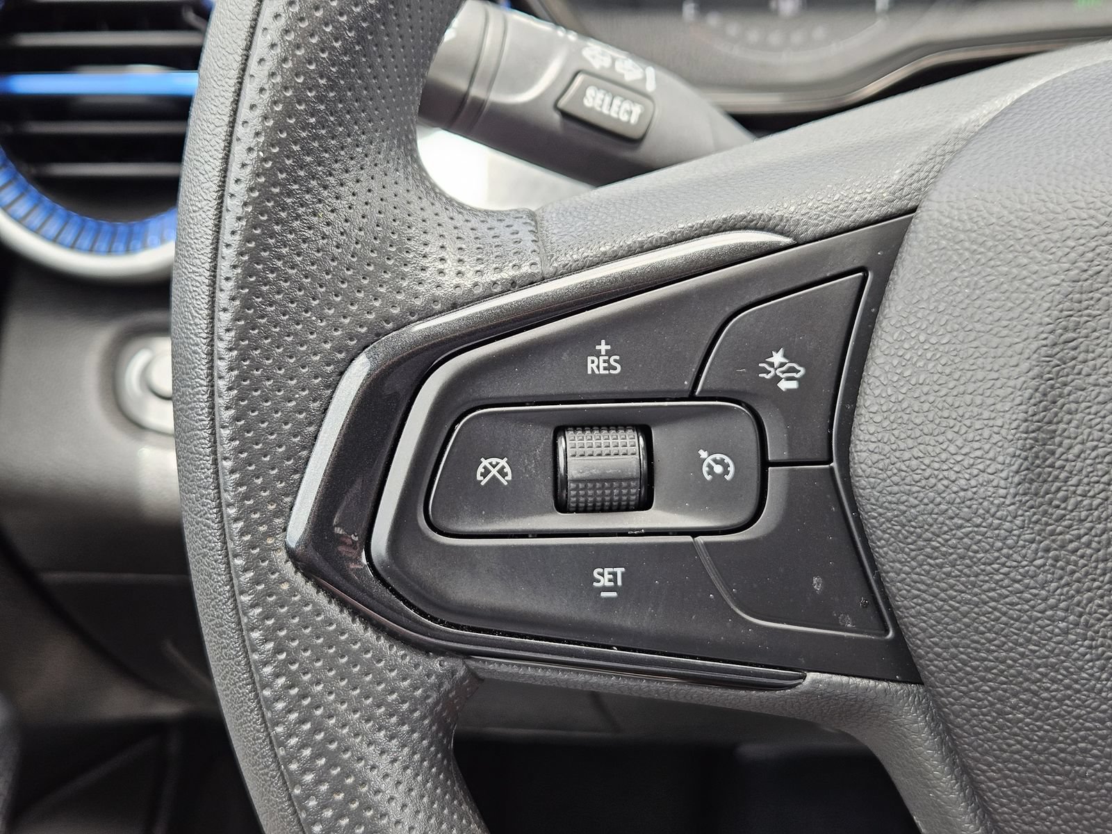 Certified 2025 Chevrolet Trax LS FWD image 23
