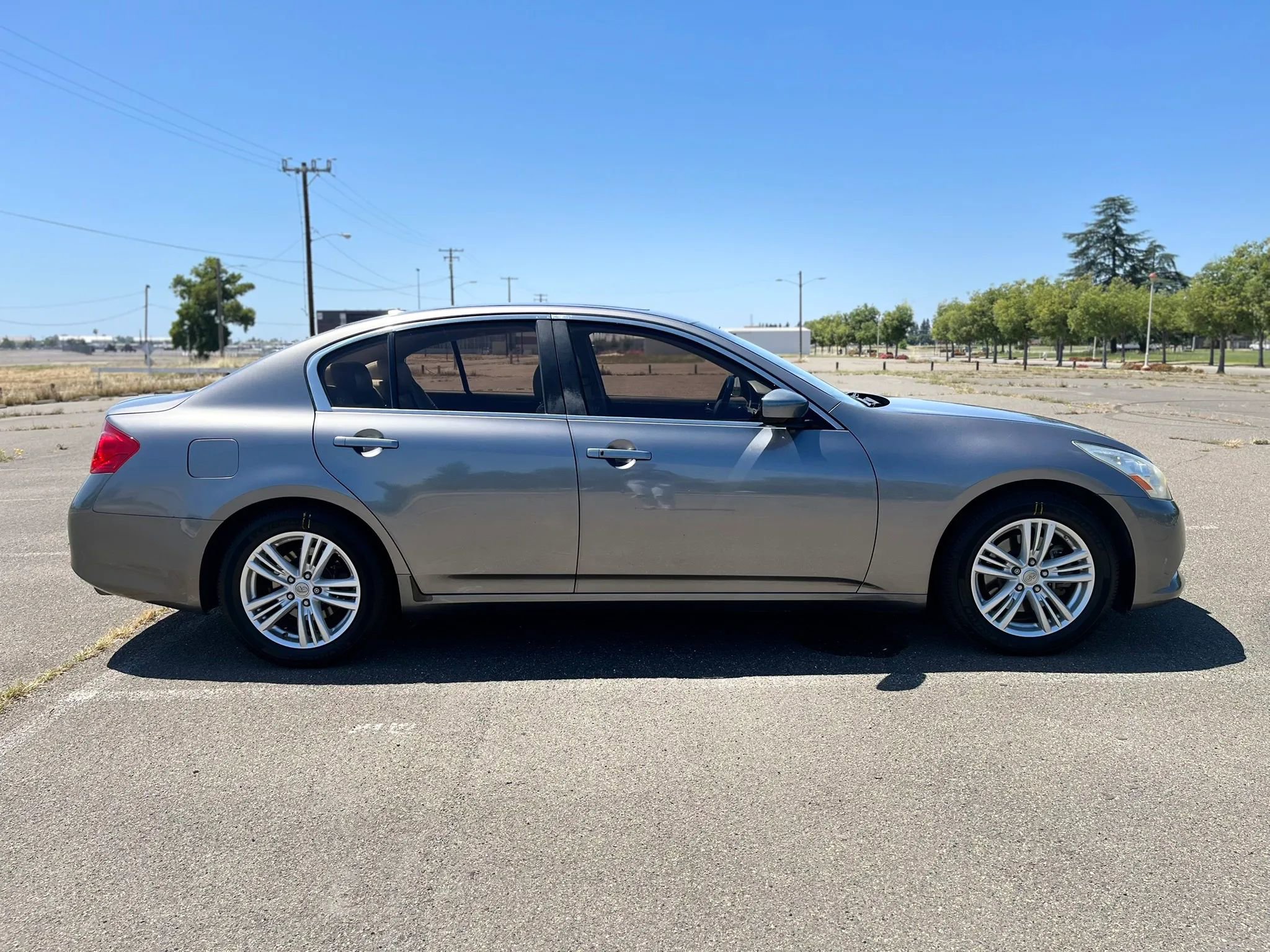 Used 2013 INFINITI G37 Journey w/ Premium Pkg RWD image 4