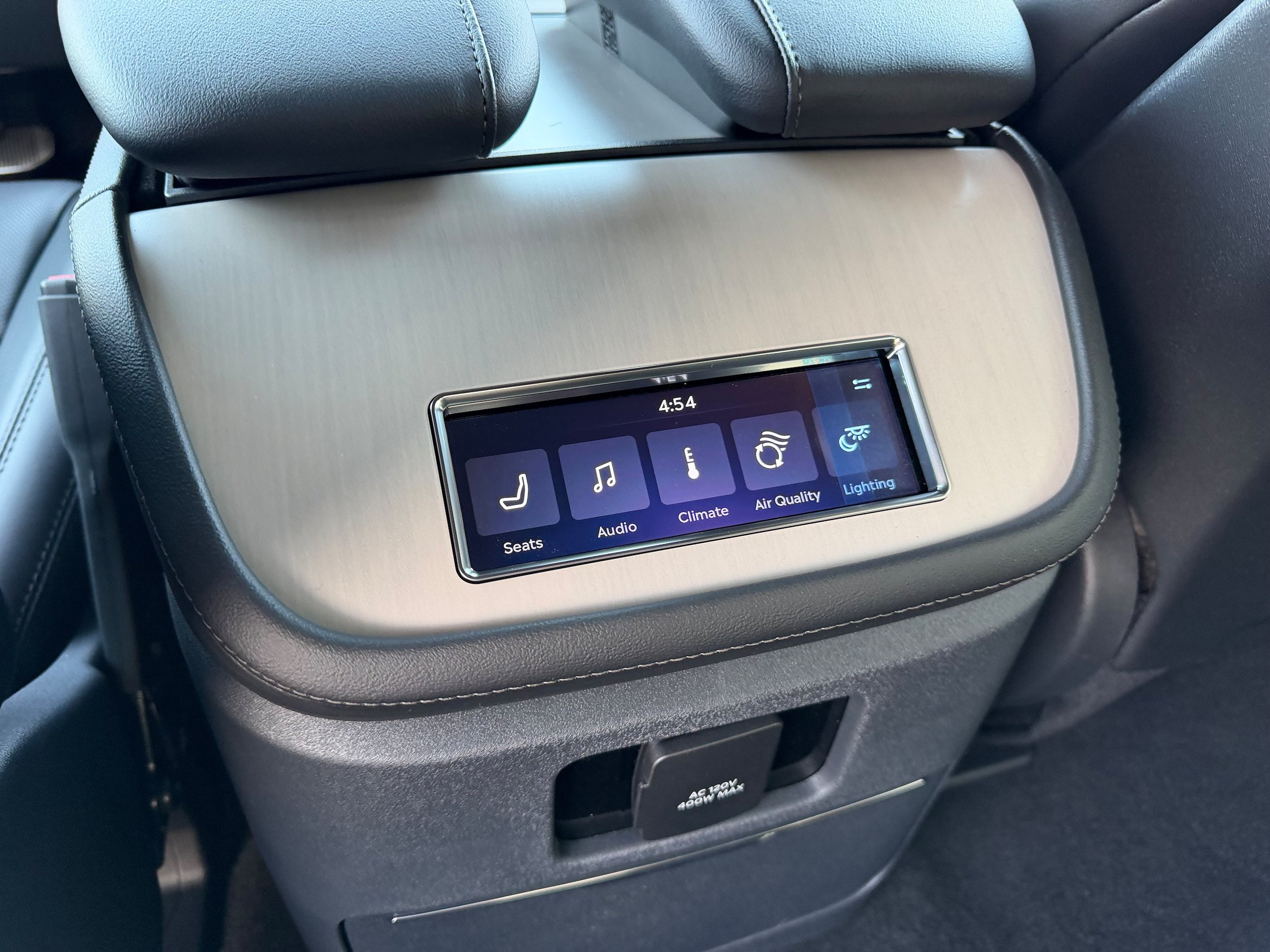 New 2026 Lincoln Navigator Reserve w/ Jet Appearance Package AWD/4WD image 18