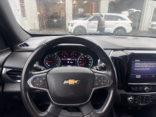 Used 2022 Chevrolet Traverse LT FWD image 13