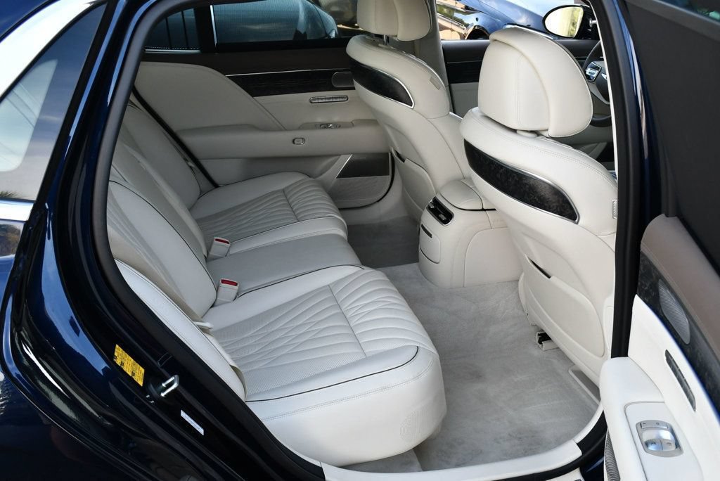 Used 2023 Genesis G90 3.5T AWD/4WD image 18
