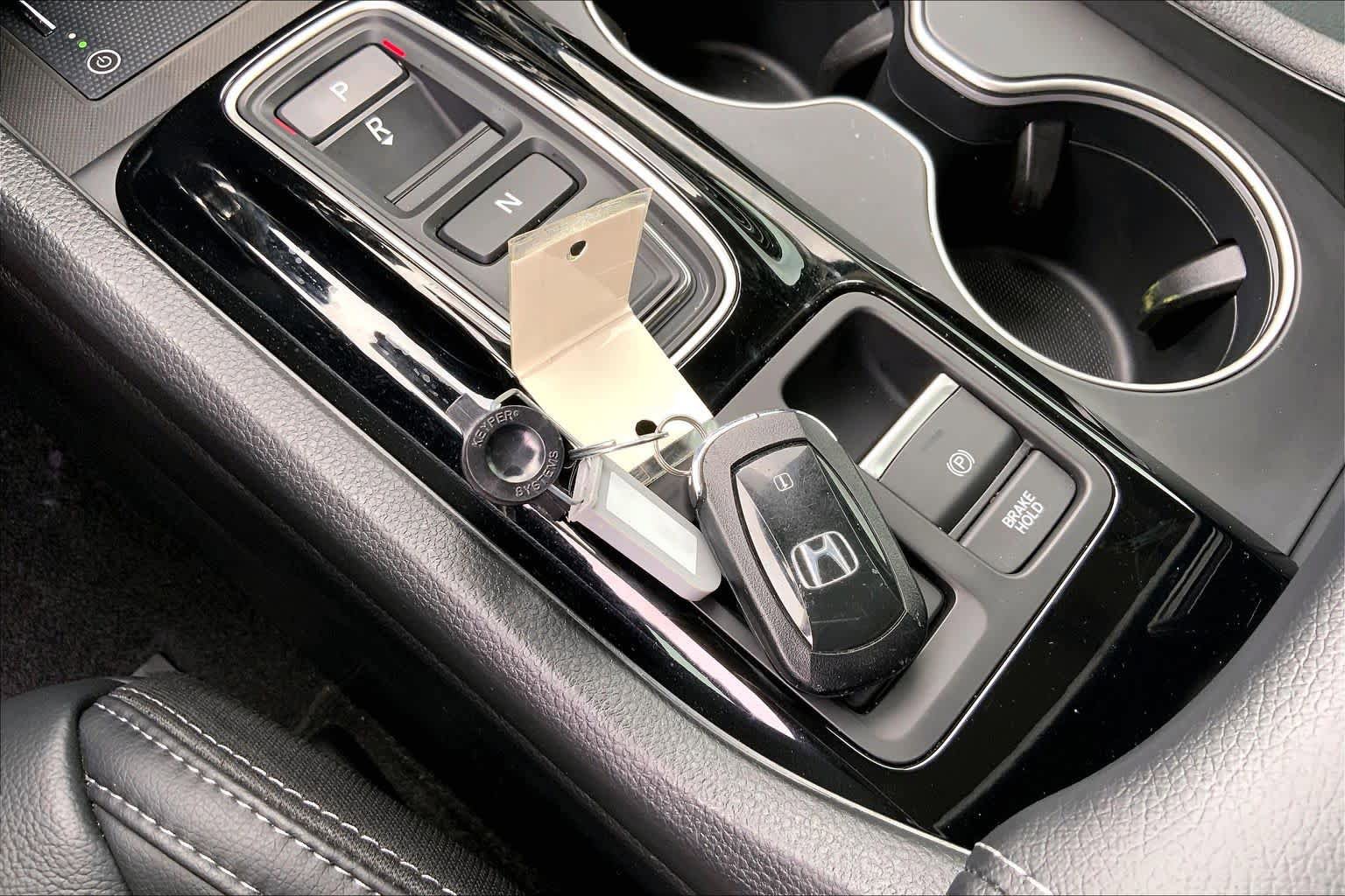 Used 2025 Honda Pilot Touring image 15