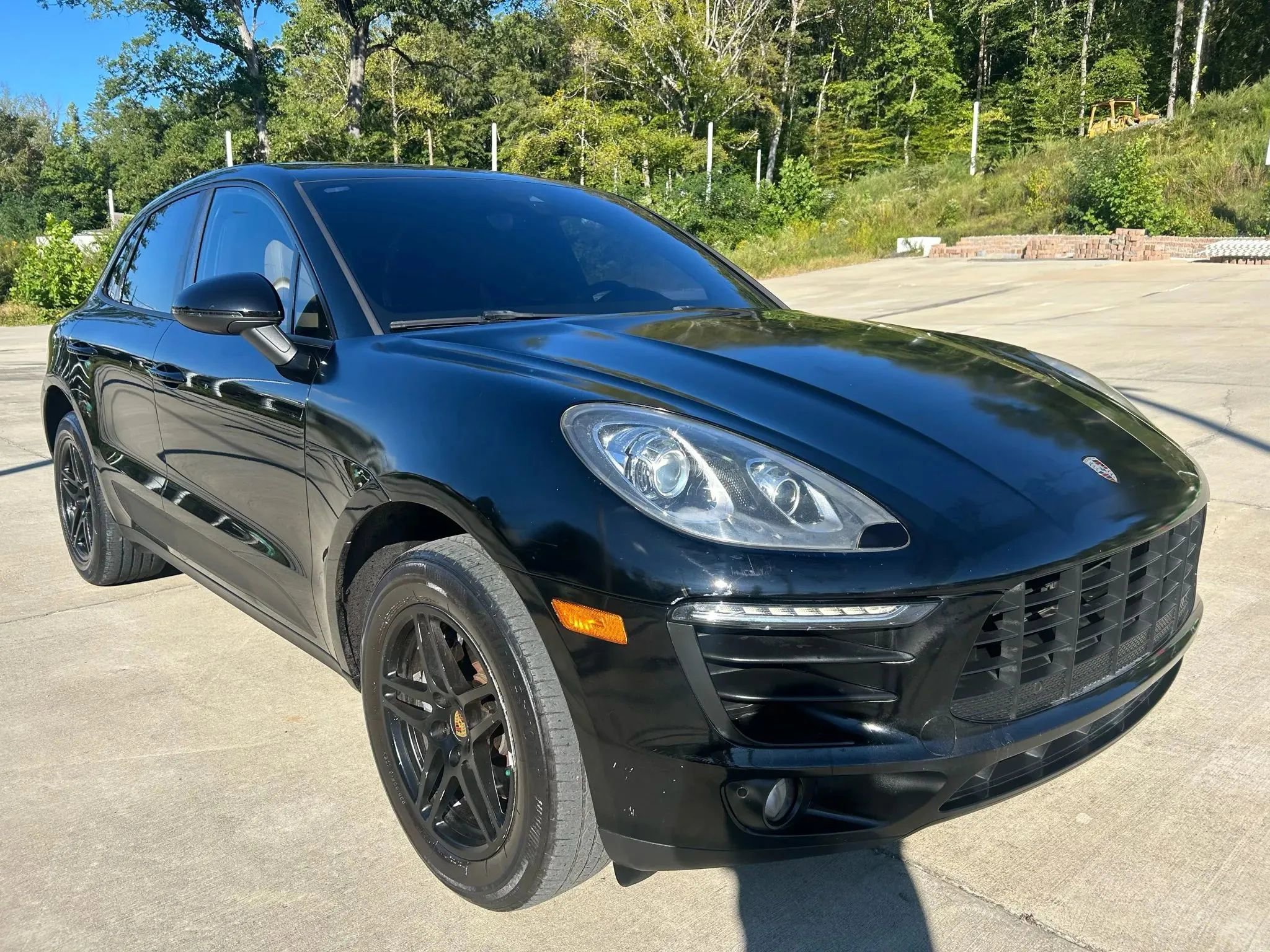 Used 2018 Porsche Macan AWD/4WD image 3