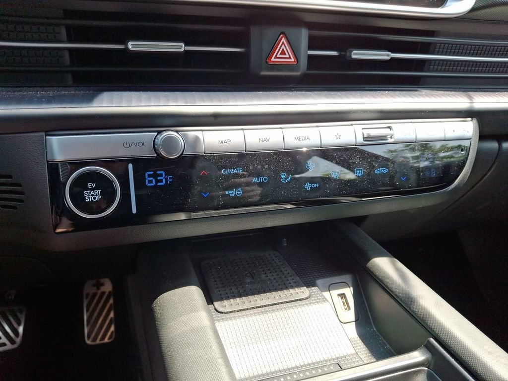 Used 2024 Hyundai Ioniq 6 Limited AWD/4WD image 19