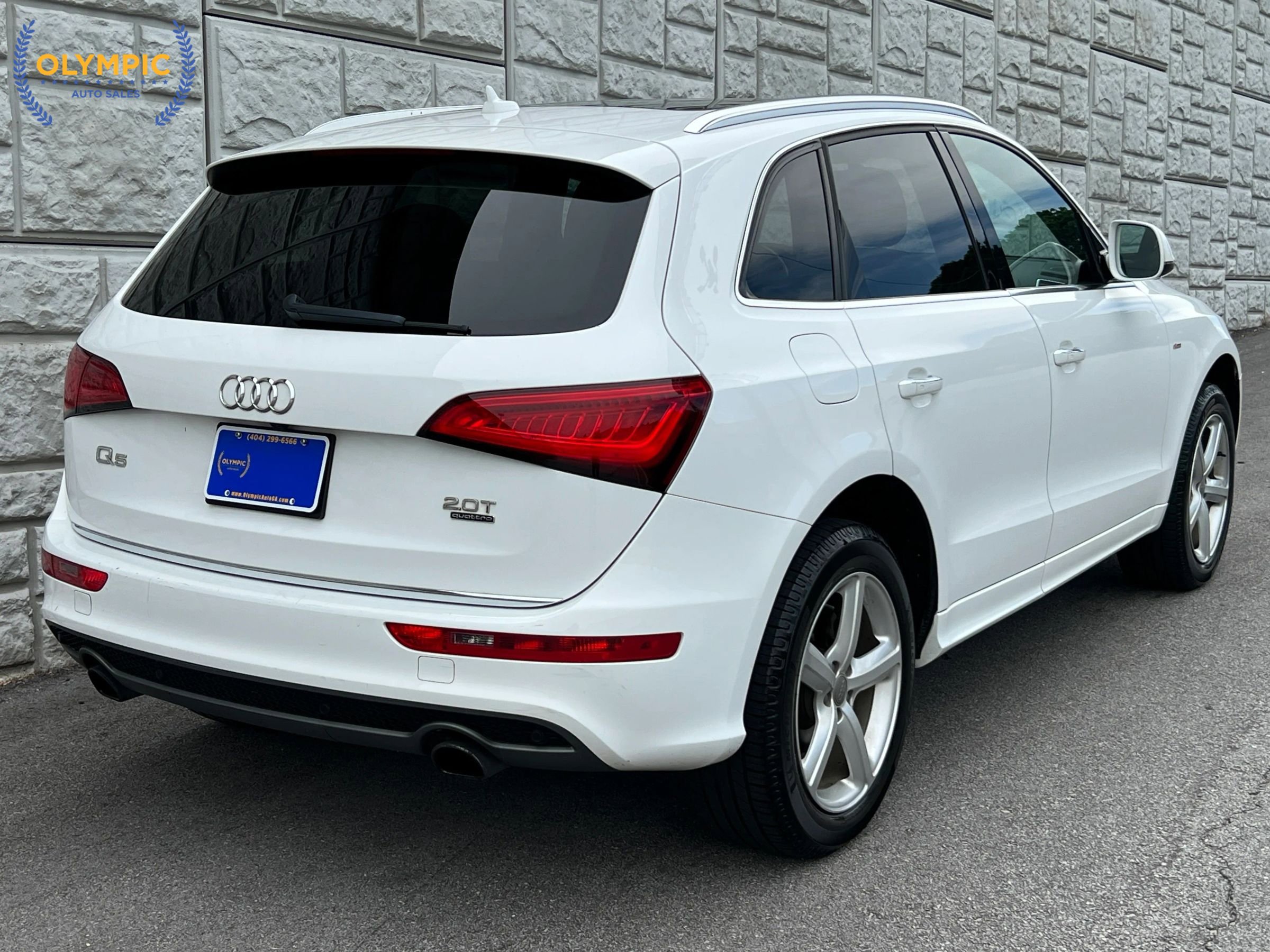 Used 2017 Audi Q5 2.0T Premium Plus w/ Technology Package AWD/4WD image 6