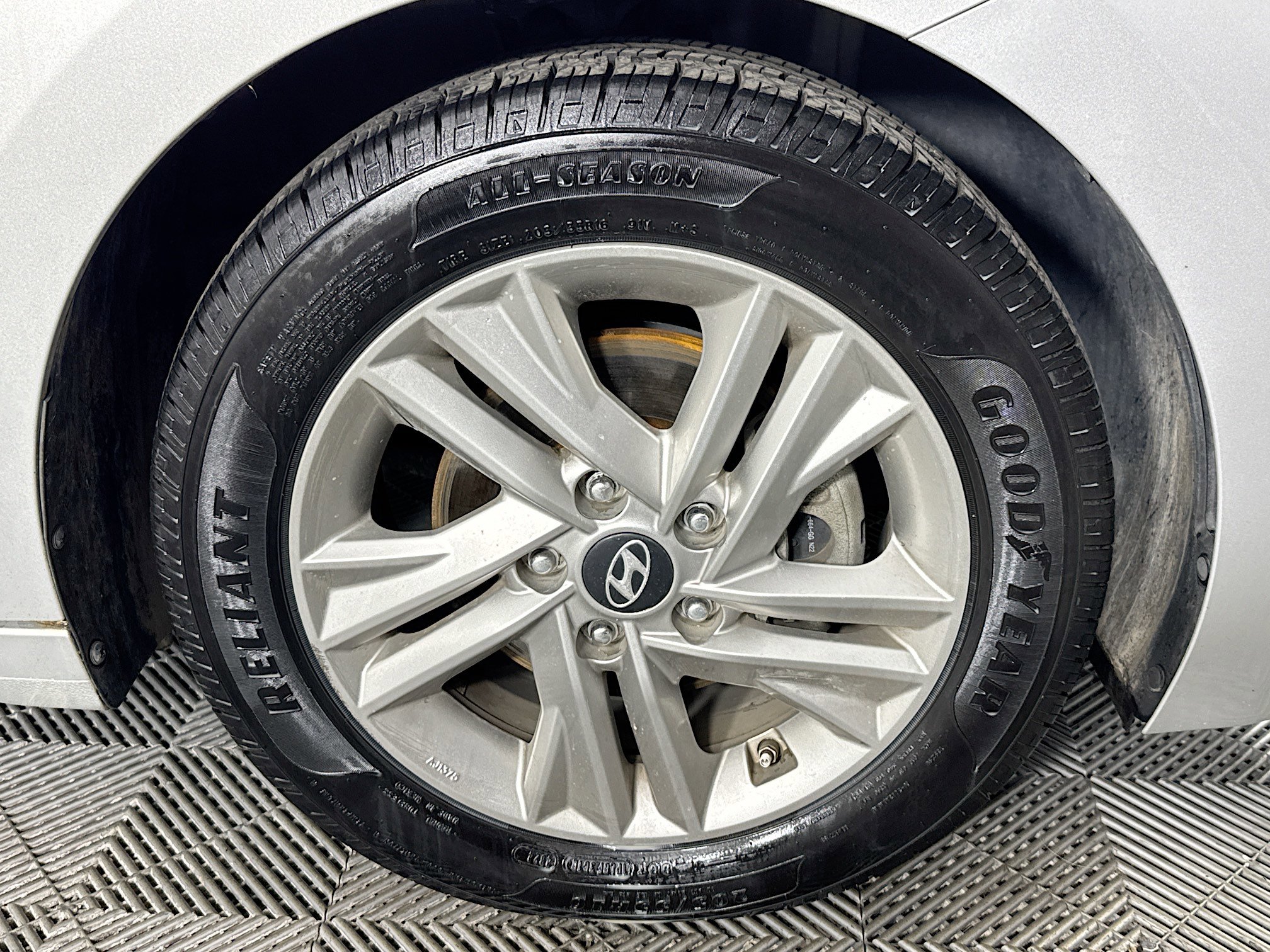 Used 2019 Hyundai Elantra SEL image 30