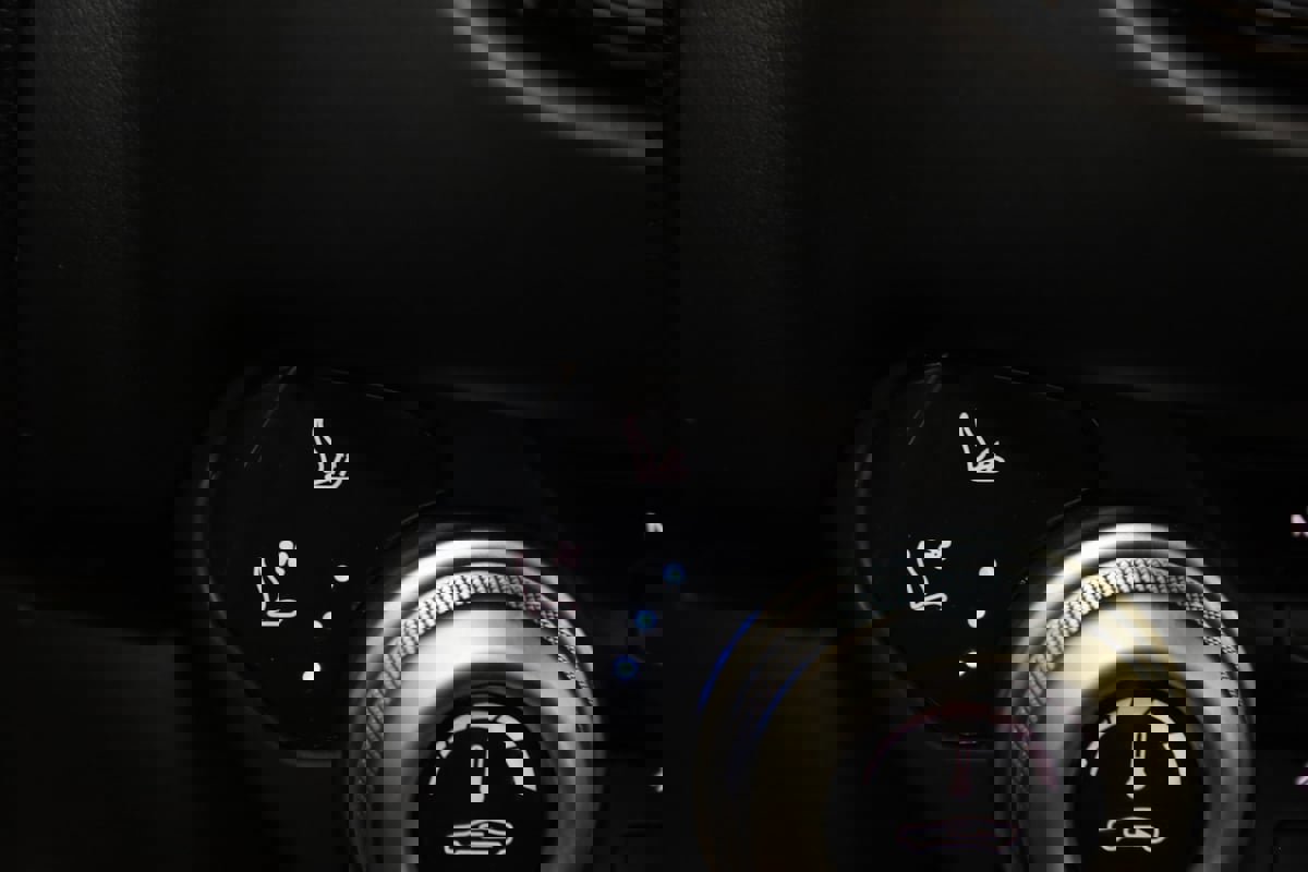 Used 2019 Aston Martin V8 Vantage Coupe image 8