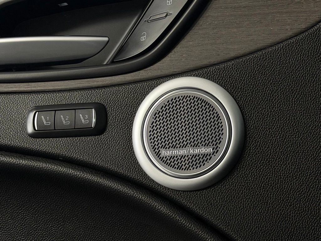 Used 2023 Alfa Romeo Stelvio Ti image 18