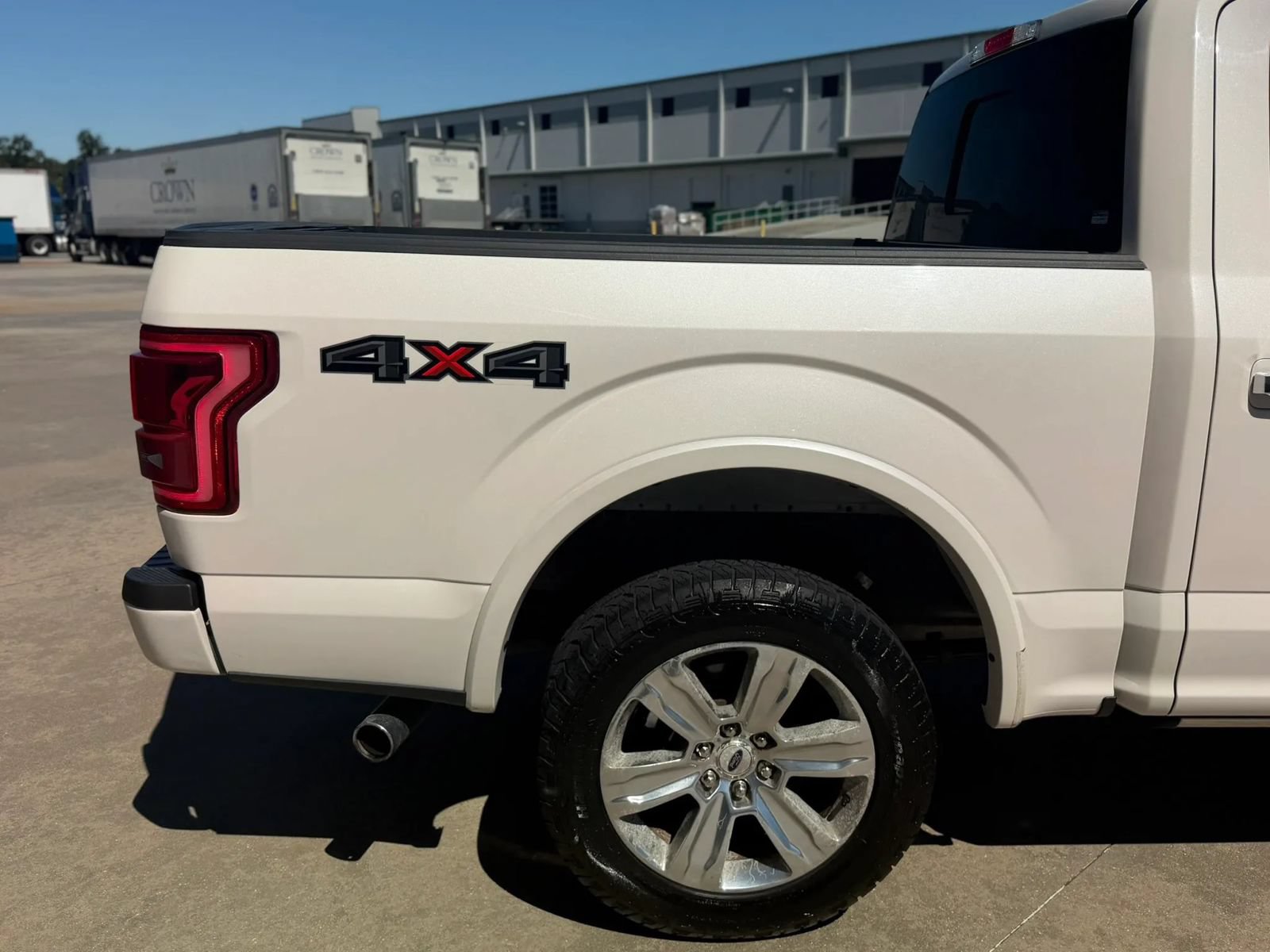 Used 2016 Ford F150 Platinum w/ Equipment Group 701A Luxury AWD/4WD image 6