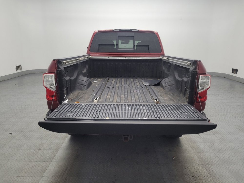 Used 2017 Nissan Titan SL image 29