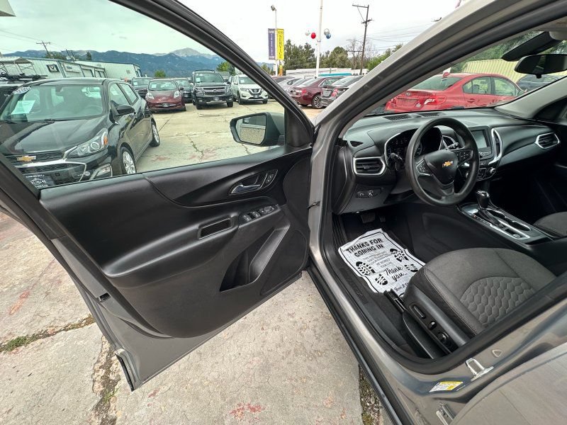 Used 2018 Chevrolet Equinox LT FWD image 11
