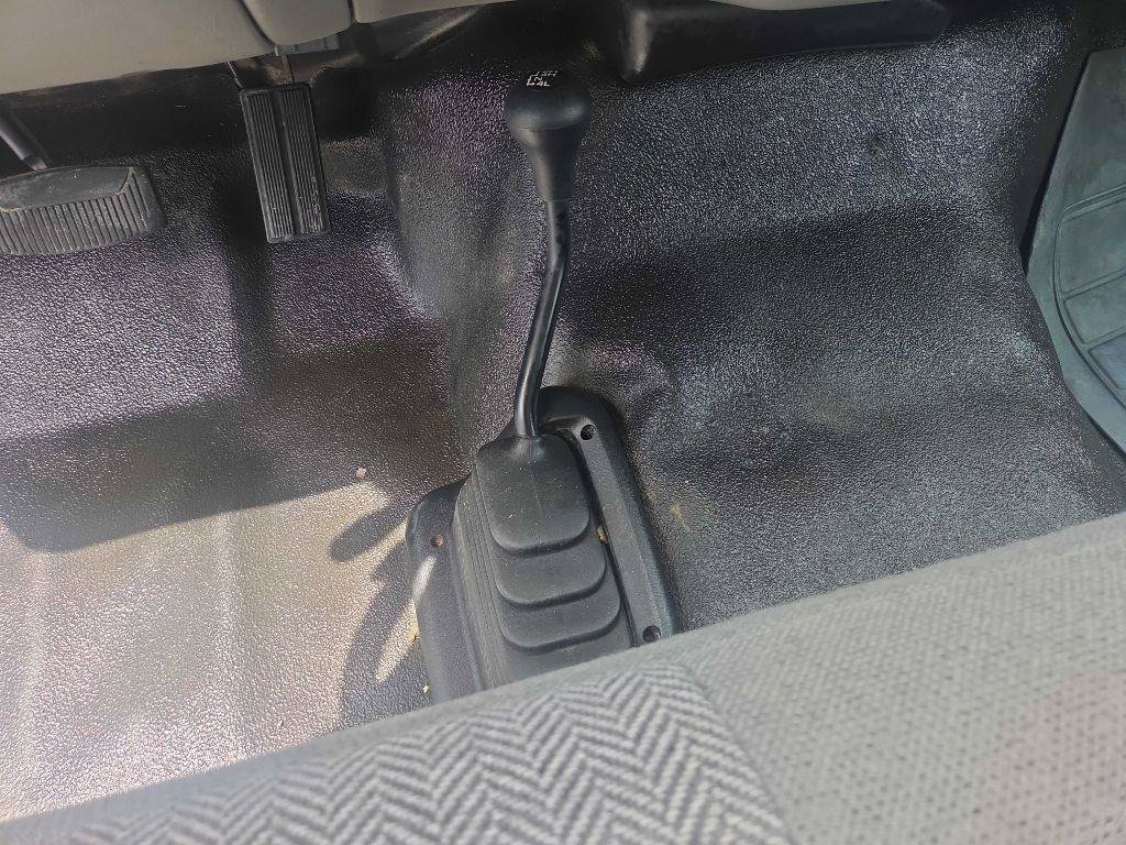 Used 1999 Ford F250 XL AWD/4WD image 13