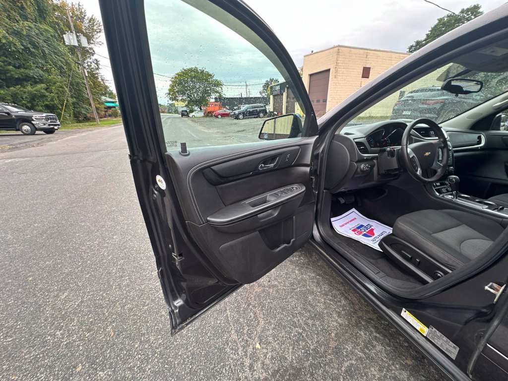 Used 2015 Chevrolet Traverse LT AWD/4WD image 17