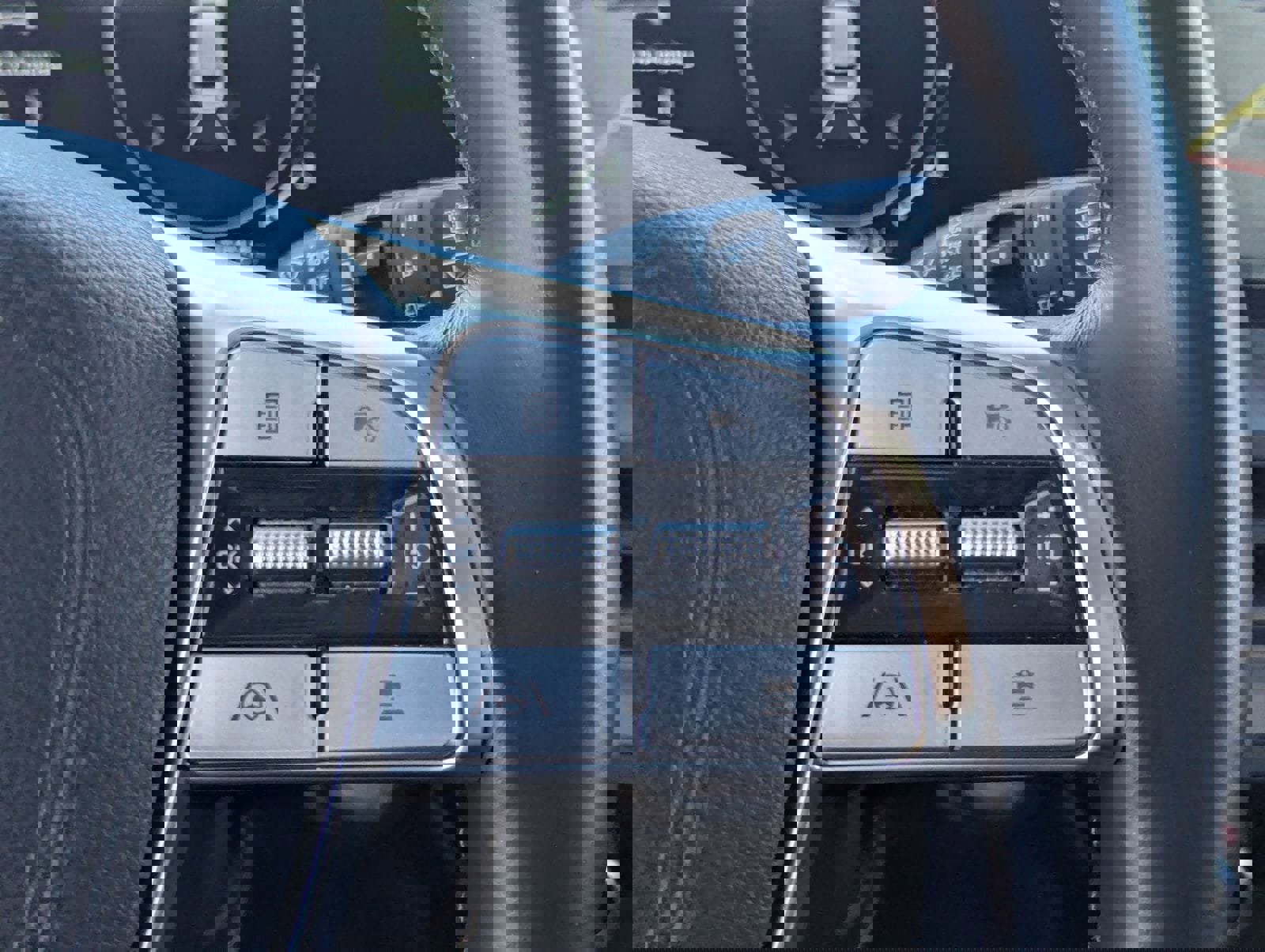 Used 2024 Kia Telluride SX w/ Towing Package image 28