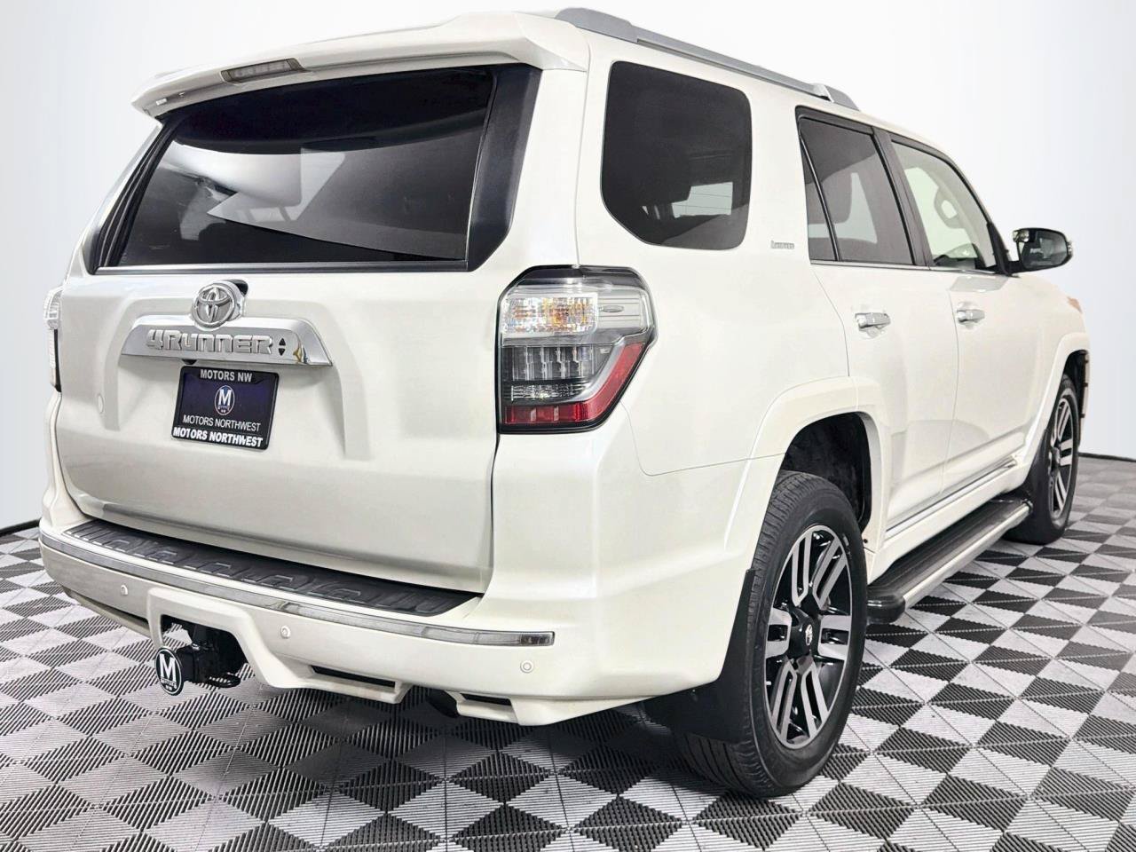 Used 2014 Toyota 4Runner Limited AWD/4WD image 26