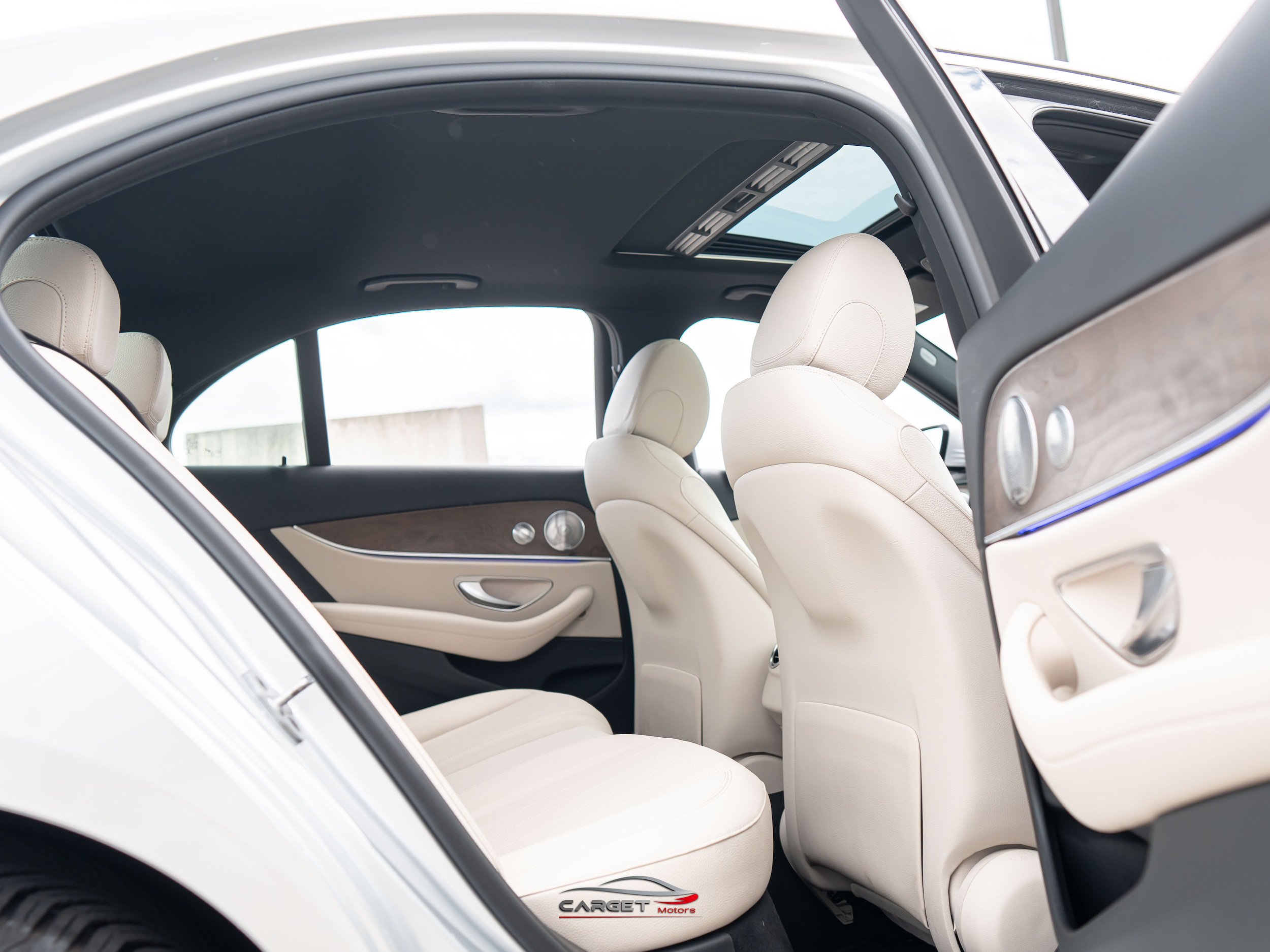 Used 2019 Mercedes-Benz E 450 4MATIC Sedan w/ Driver Assistance Package image 19