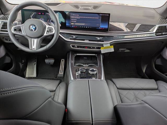 Used 2026 BMW X7 xDrive40i w/ Executive Package image 16