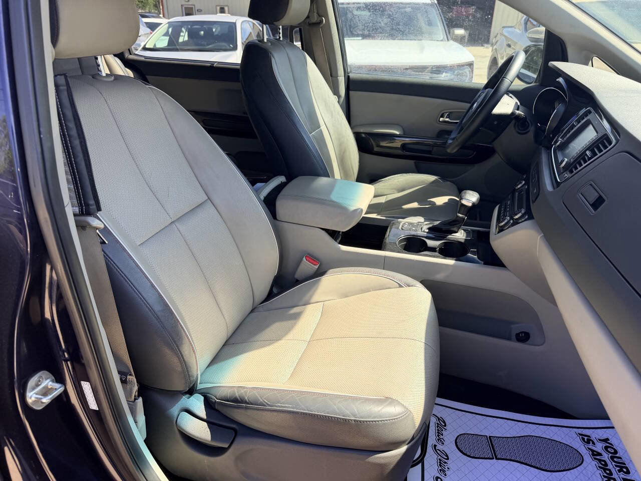 Used 2018 Kia Sedona EX image 26