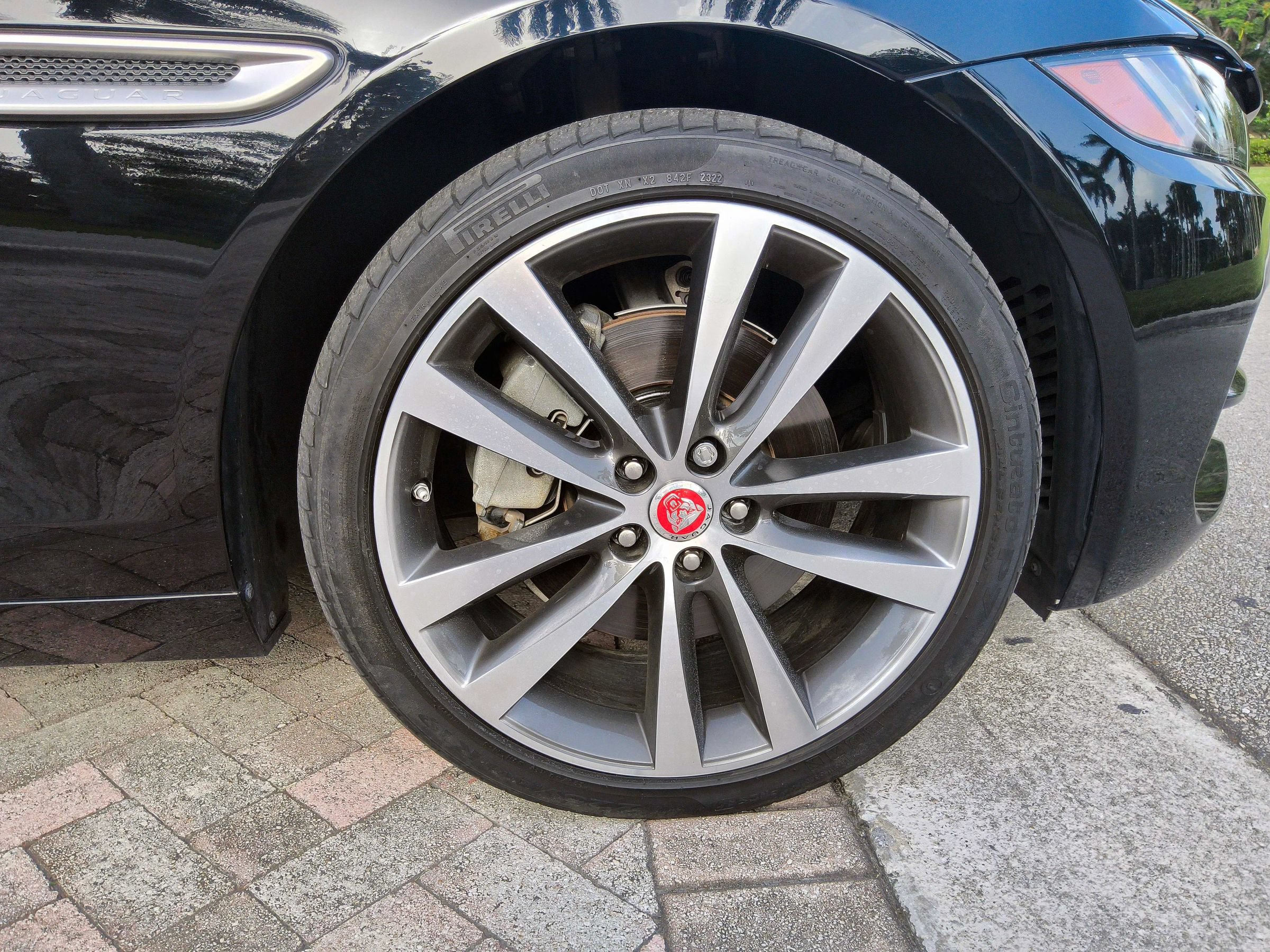 Used 2020 Jaguar XE S AWD/4WD image 46