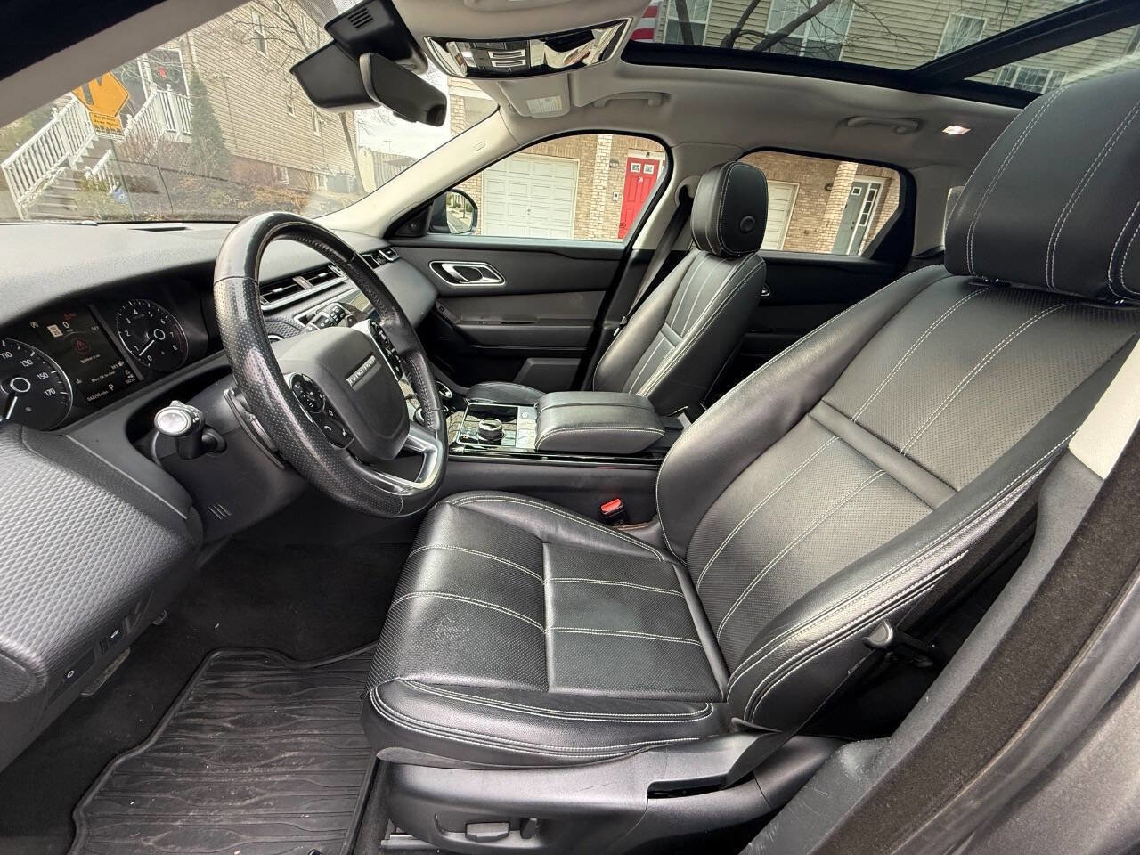 Used 2018 Land Rover Range Rover Velar S AWD/4WD image 23