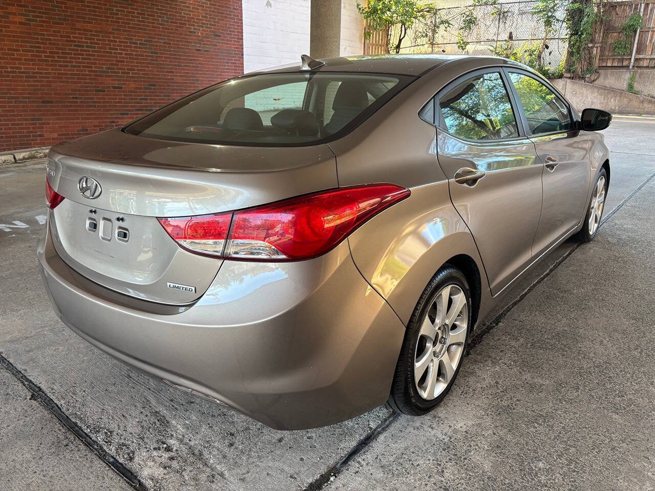 Used 2012 Hyundai Elantra Limited FWD image 5