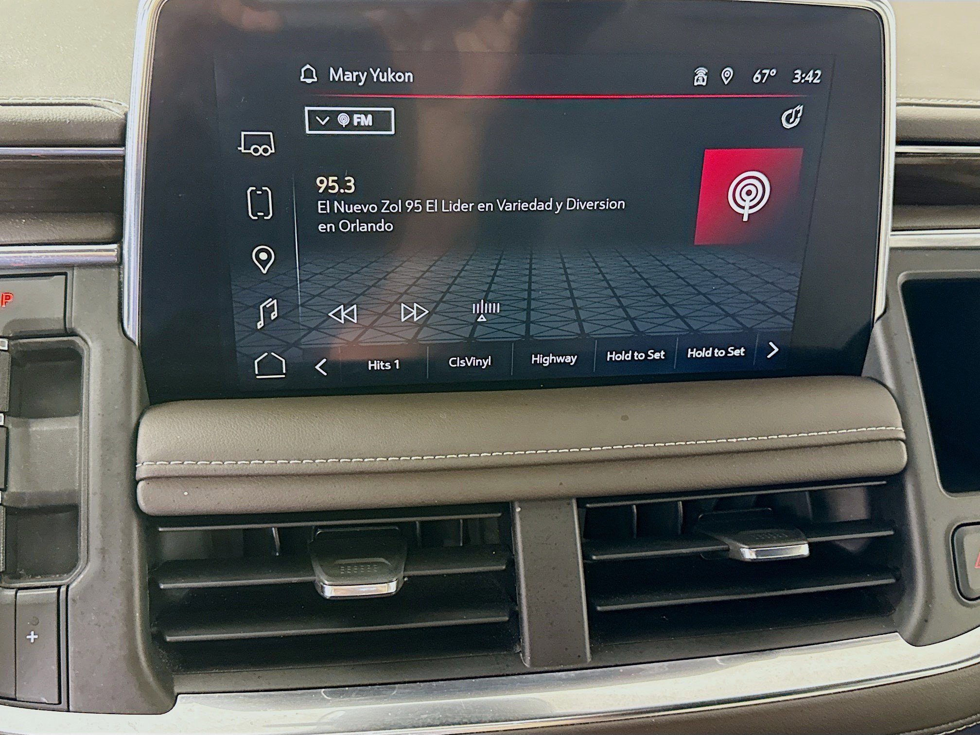 Used 2023 GMC Yukon SLE image 18