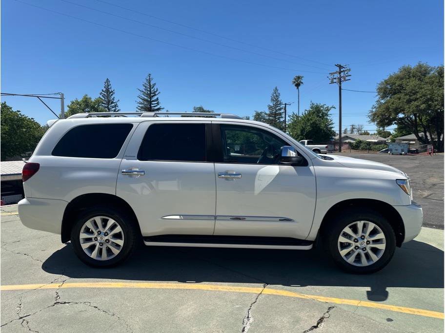 Used 2019 Toyota Sequoia Platinum AWD/4WD image 5