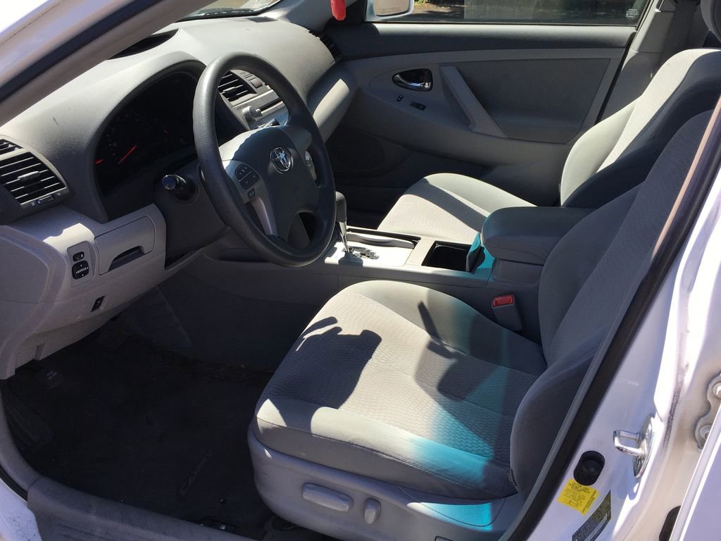 Used 2011 Toyota Camry LE FWD image 4