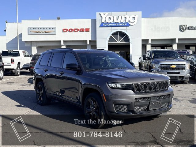 Used 2023 Jeep Grand Cherokee L Laredo image 1