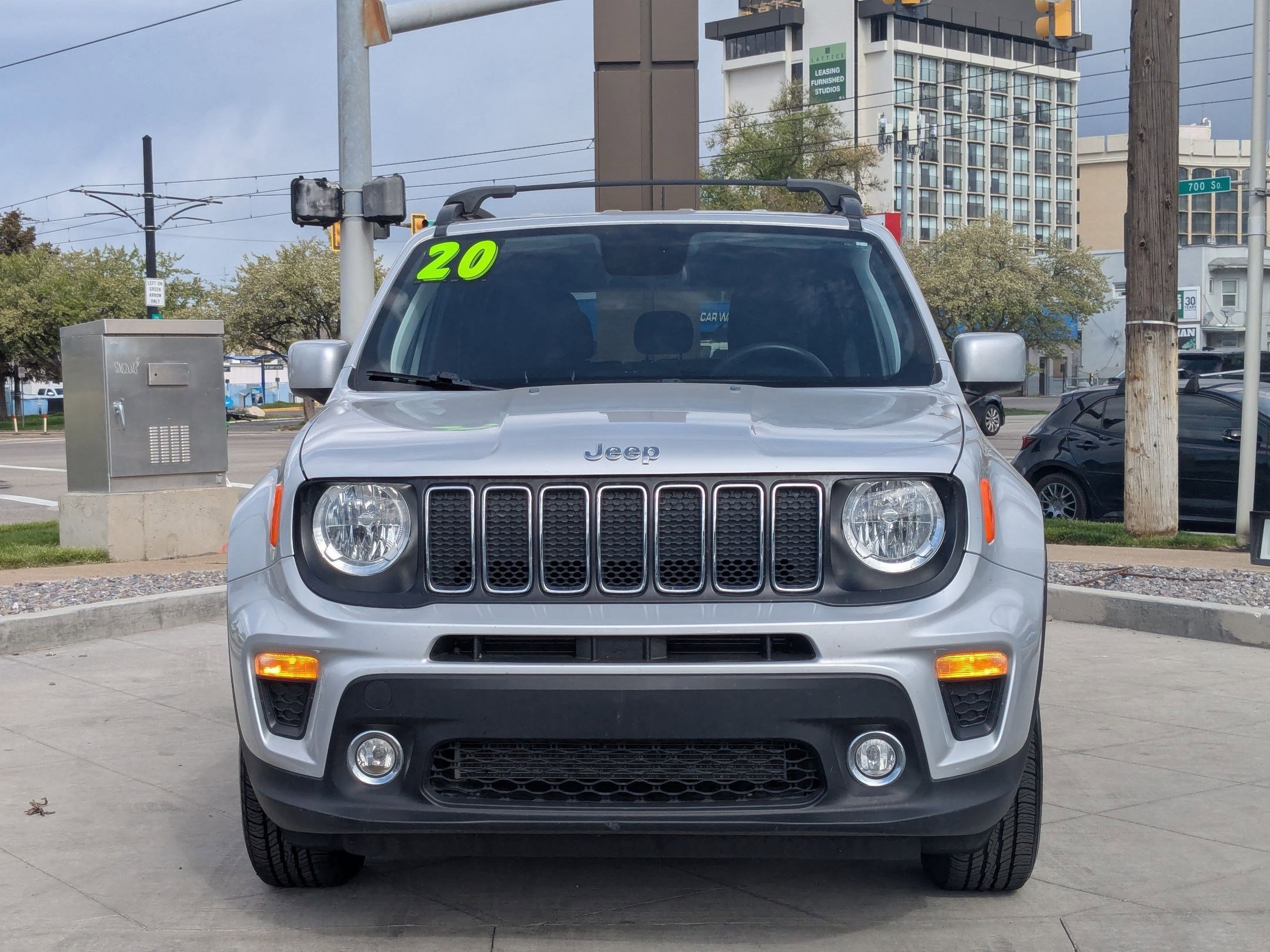 Used 2020 Jeep Renegade Latitude w/ Popular Equipment Group image 10