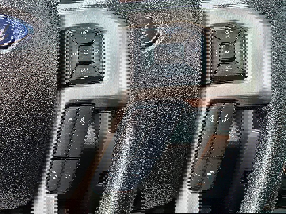 Used 2015 Ford F150 Platinum w/ Equipment Group 701A Luxury image 38