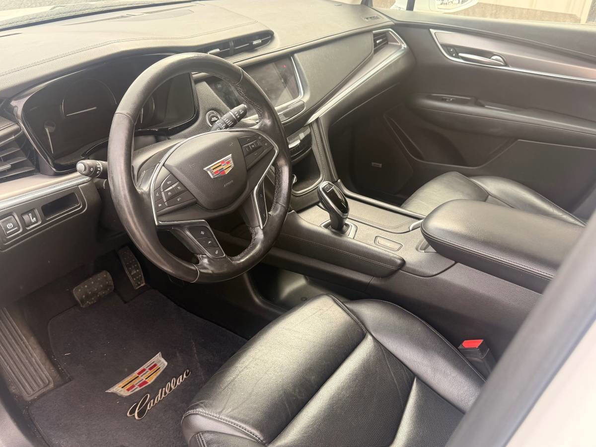 Used 2018 Cadillac XT5 Luxury w/ Driver Awareness Package image 9