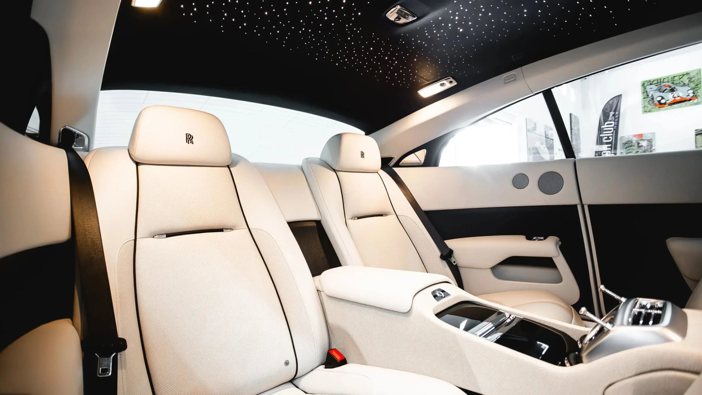Used 2015 Rolls-Royce Wraith RWD image 28