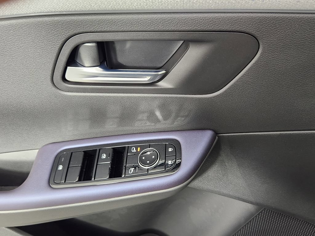 New 2026 Nissan Leaf SV+ w/ Floor Mat Package (SV+) FWD image 9