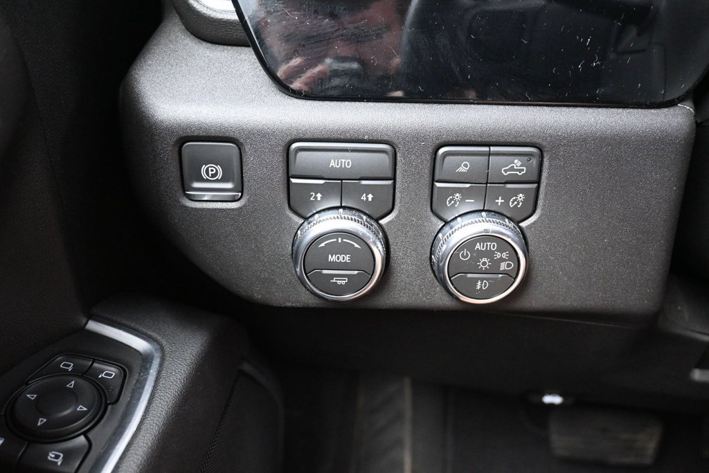 Used 2026 GMC Sierra 1500 SLT AWD/4WD image 17