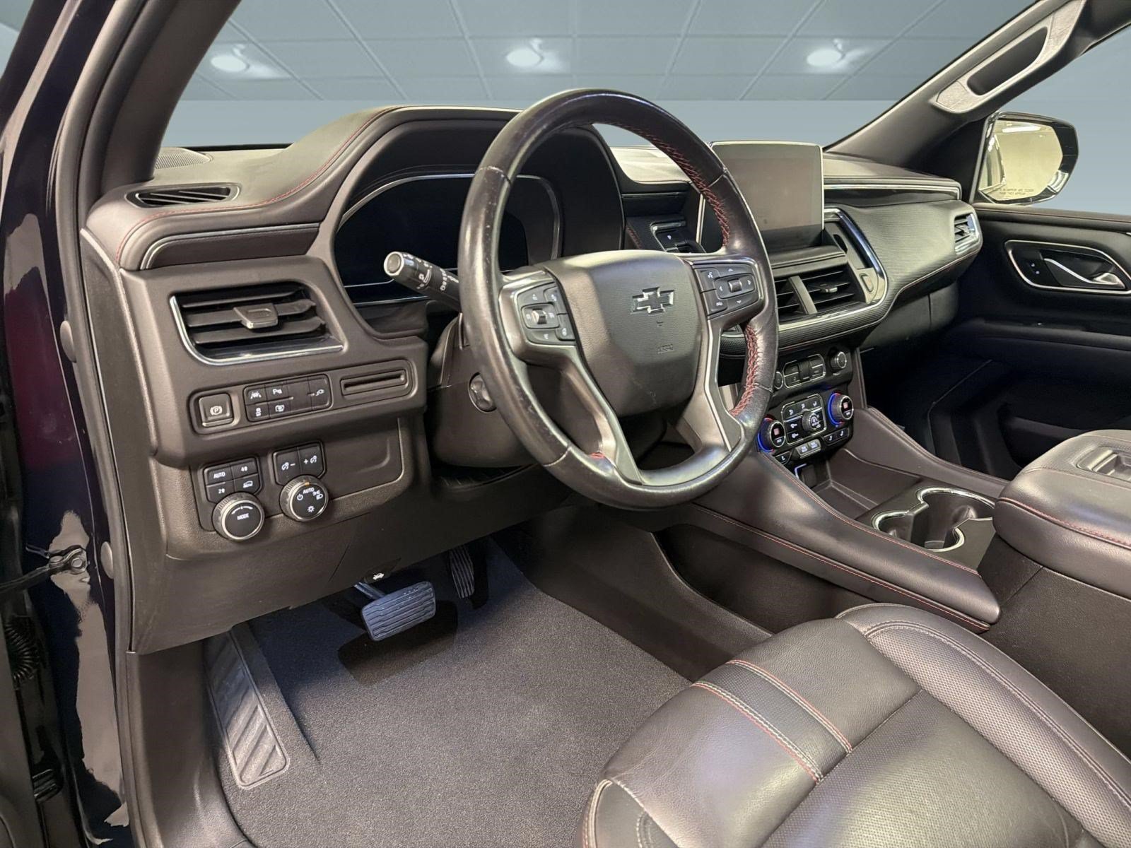Used 2022 Chevrolet Tahoe RST w/ Luxury Package AWD/4WD image 3