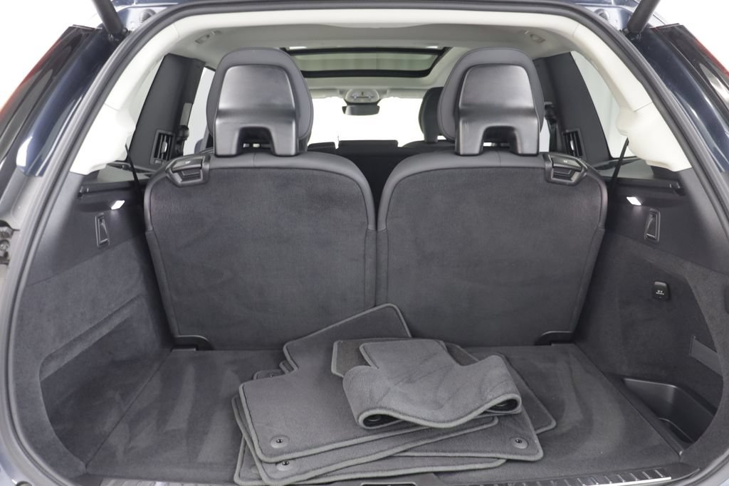 Used 2025 Volvo XC90 B5 Plus AWD/4WD image 18