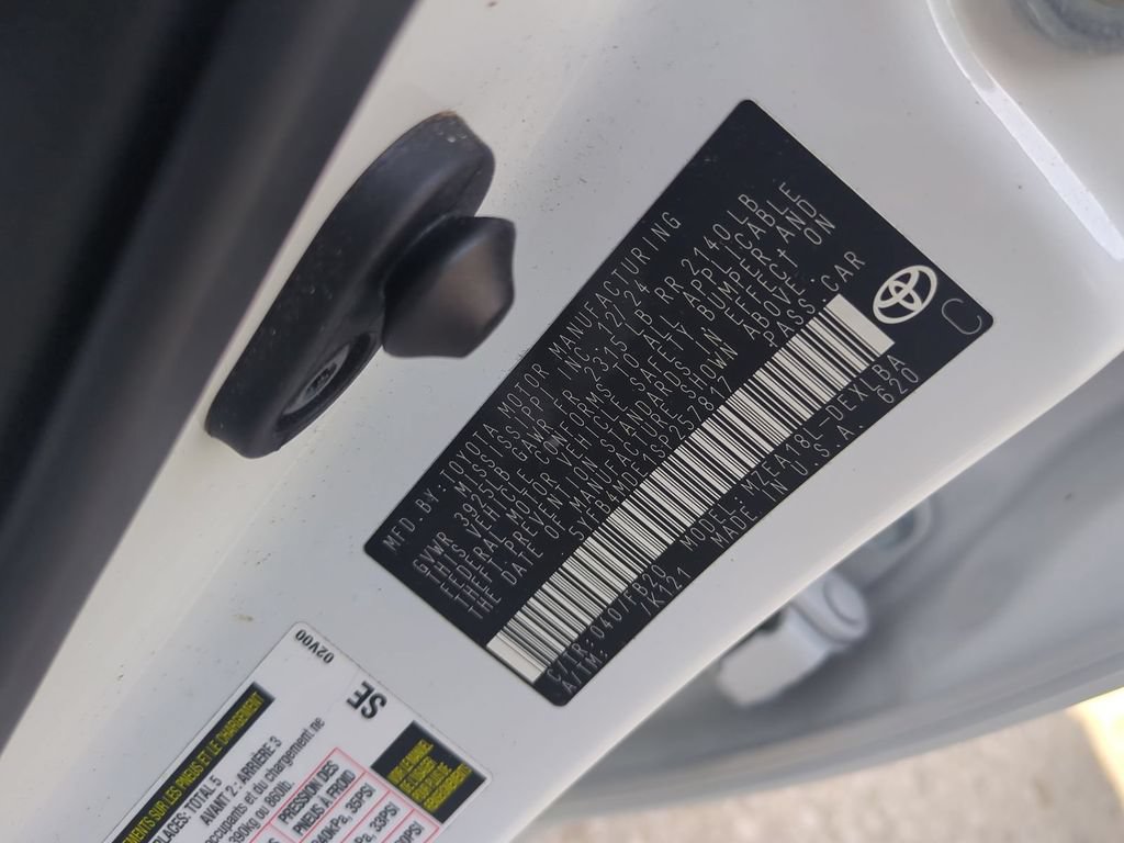Used 2025 Toyota Corolla LE FWD image 47