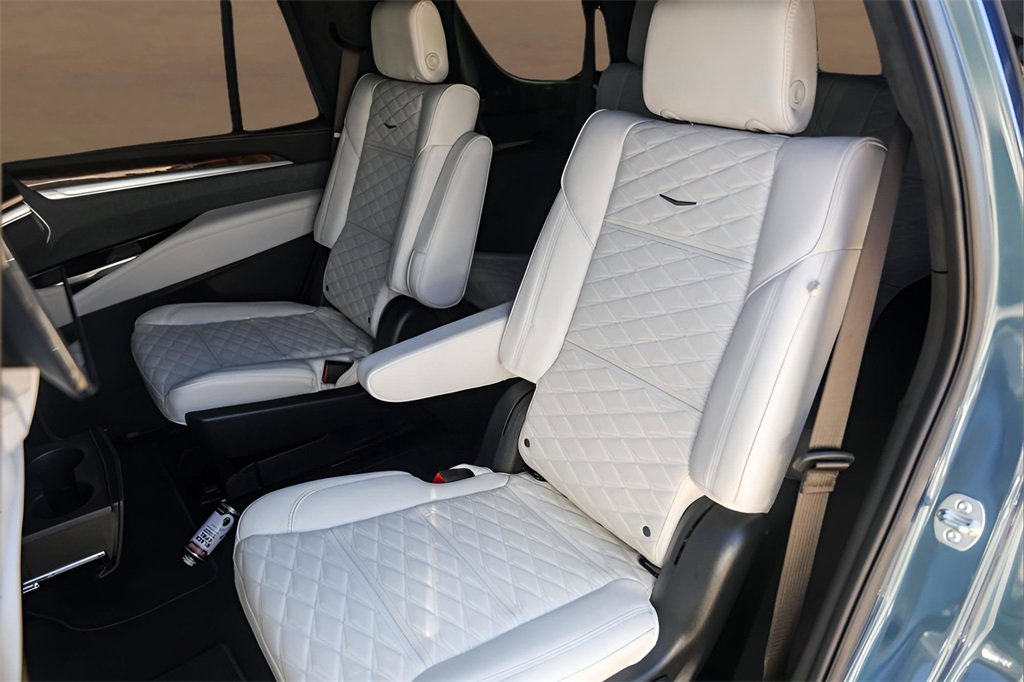 Certified 2025 Cadillac Escalade Sport Platinum w/ LPO, ONYX Package image 24