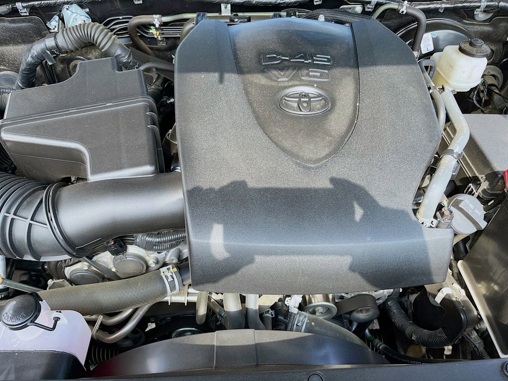 Used 2021 Toyota Tacoma SR5 w/ Technology Package image 27