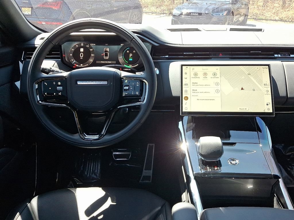 Used 2025 Land Rover Range Rover Sport Dynamic SE image 12