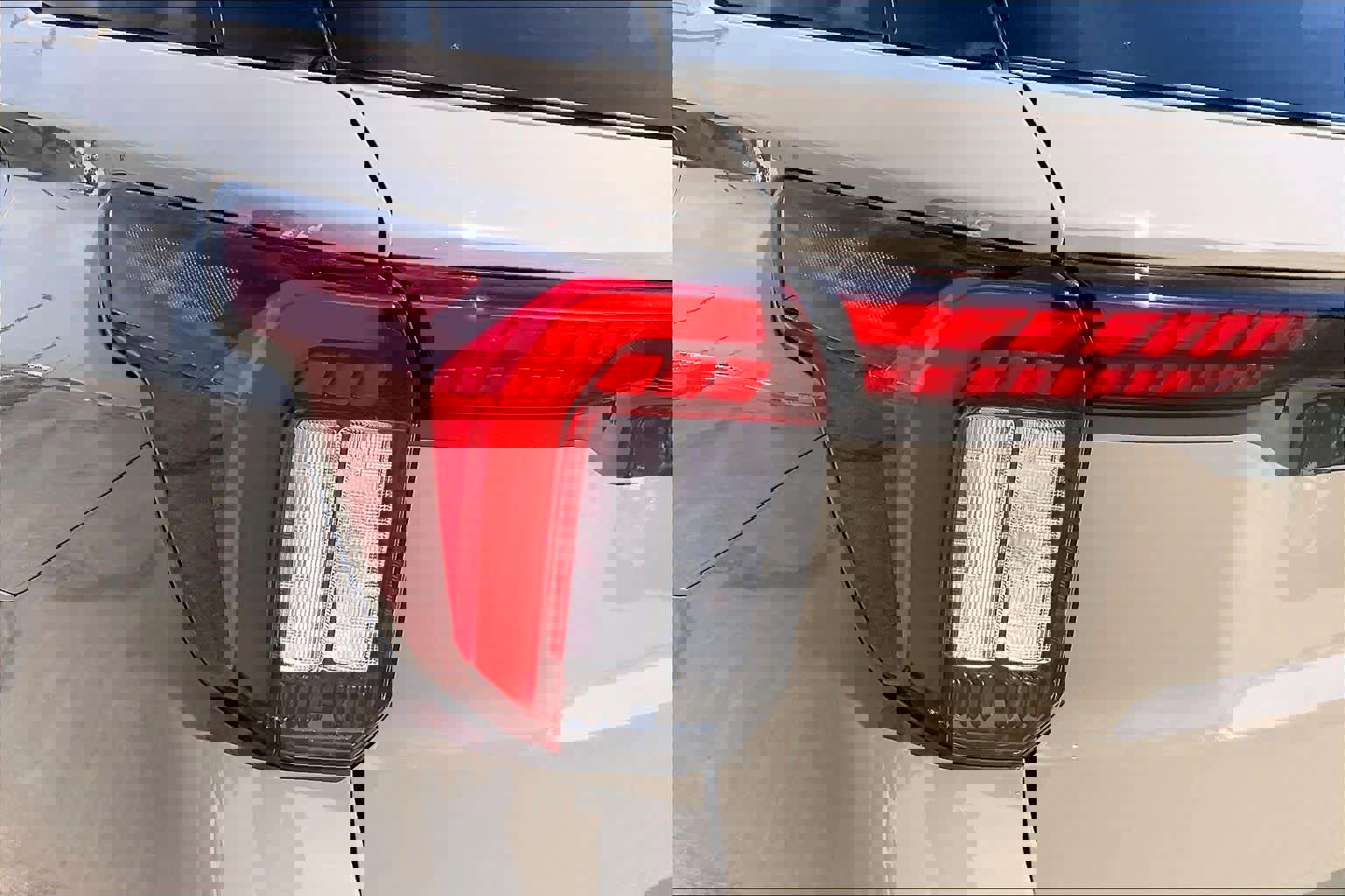 New 2026 Ford Explorer ST-Line AWD/4WD image 14