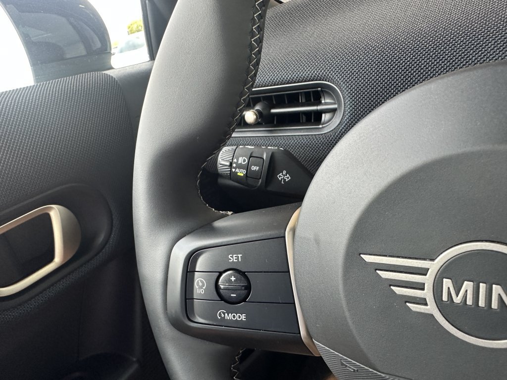 Used 2025 MINI Cooper S FWD image 15