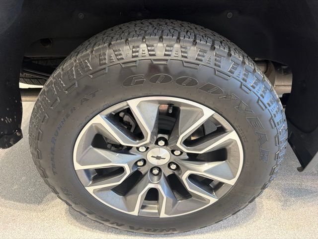 Used 2025 Chevrolet Silverado 1500 RST AWD/4WD image 7