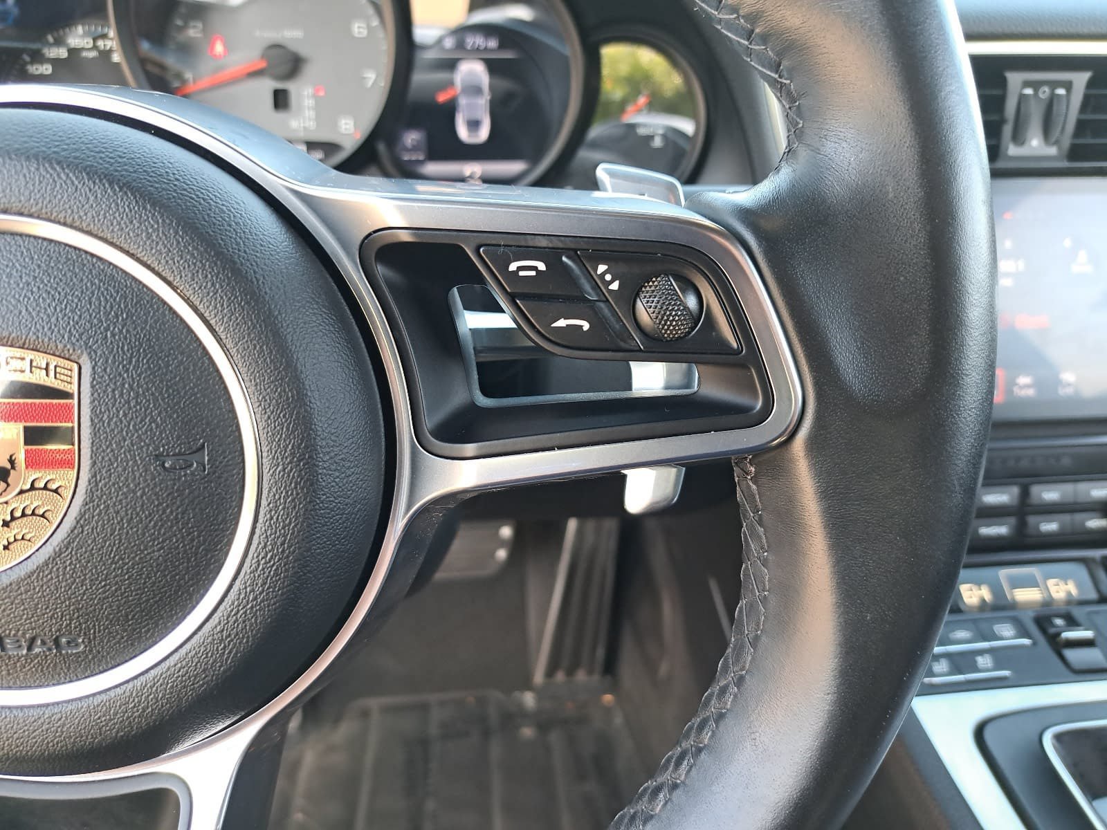 Used 2019 Porsche 911 Carrera 4S AWD/4WD image 18