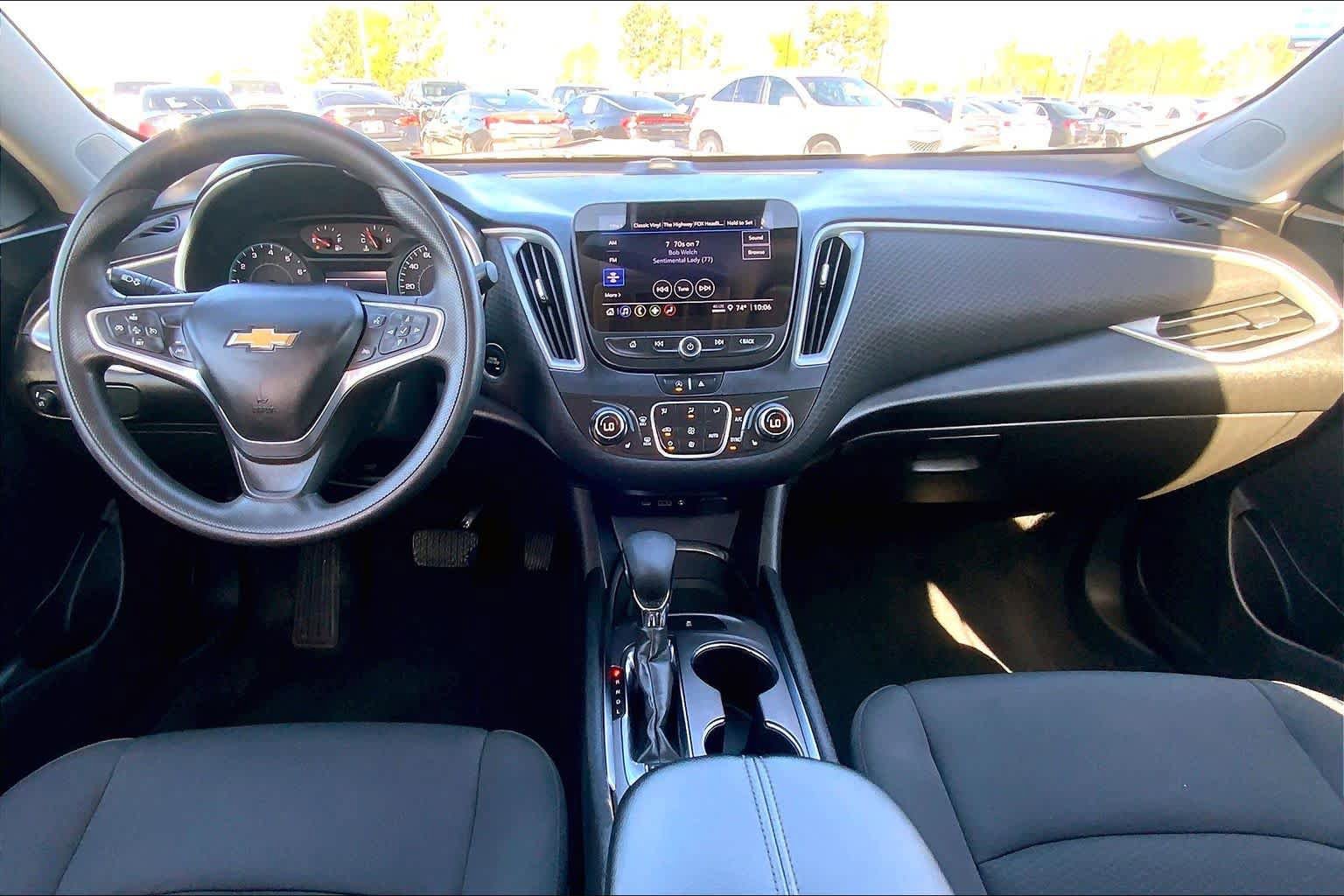 Used 2023 Chevrolet Malibu LT FWD image 16
