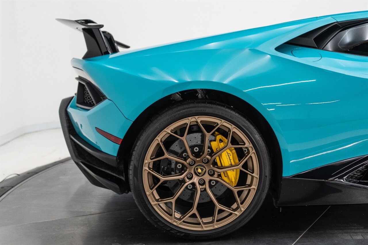 Used 2019 Lamborghini Huracan Performante AWD/4WD image 29