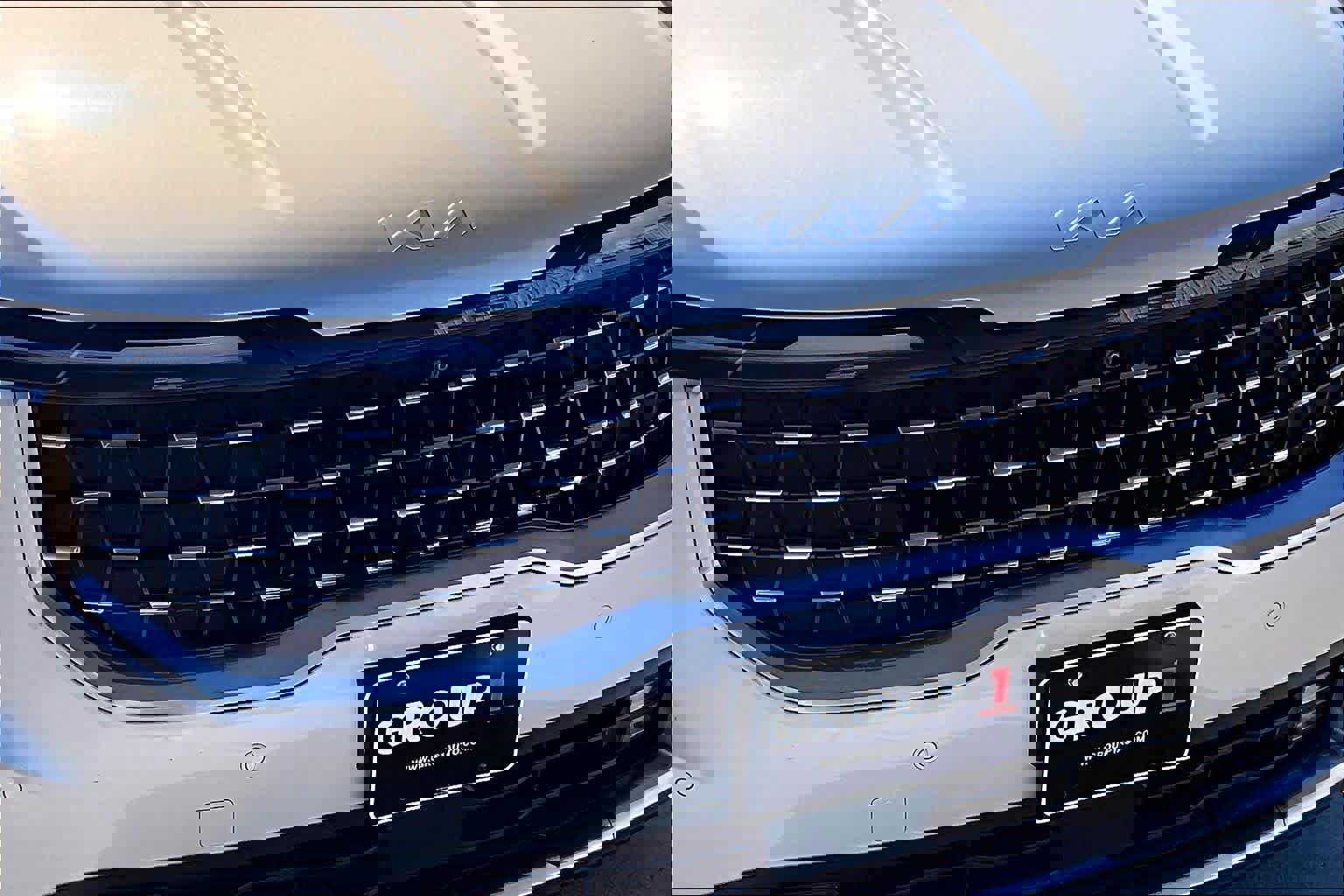 Used 2025 Kia Carnival SX image 30